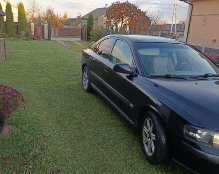 Черный Вольво С60, объемом двигателя 2.4 л и пробегом 345 тыс. км за 3500 $, фото 3 на Automoto.ua