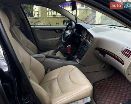 Черный Вольво С60, объемом двигателя 2 л и пробегом 220 тыс. км за 5500 $, фото 2 на Automoto.ua