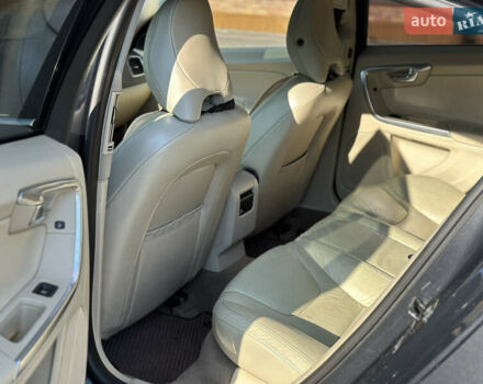 Черный Вольво С60, объемом двигателя 2.5 л и пробегом 338 тыс. км за 7700 $, фото 7 на Automoto.ua