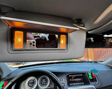 Черный Вольво С60, объемом двигателя 2.5 л и пробегом 291 тыс. км за 9600 $, фото 15 на Automoto.ua