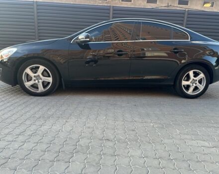 Черный Вольво С60, объемом двигателя 2.5 л и пробегом 215 тыс. км за 8900 $, фото 2 на Automoto.ua