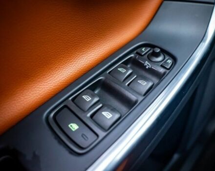 Черный Вольво С60, объемом двигателя 2.5 л и пробегом 215 тыс. км за 8900 $, фото 16 на Automoto.ua