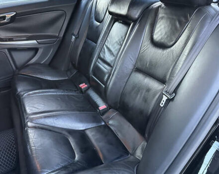 Черный Вольво С60, объемом двигателя 2.52 л и пробегом 299 тыс. км за 8950 $, фото 22 на Automoto.ua