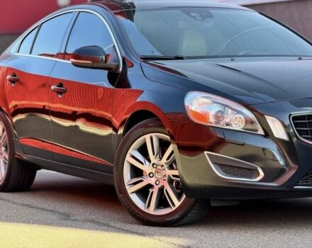 Черный Вольво С60, объемом двигателя 3 л и пробегом 206 тыс. км за 9000 $, фото 1 на Automoto.ua