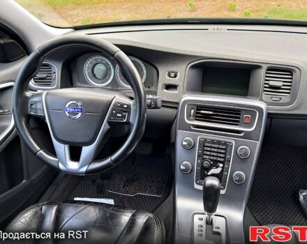 Чорний Вольво С60, об'ємом двигуна 2.5 л та пробігом 298 тис. км за 9850 $, фото 1 на Automoto.ua