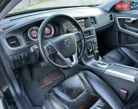 Черный Вольво С60, объемом двигателя 2.52 л и пробегом 299 тыс. км за 8950 $, фото 16 на Automoto.ua