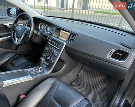 Черный Вольво С60, объемом двигателя 2.52 л и пробегом 299 тыс. км за 8950 $, фото 27 на Automoto.ua