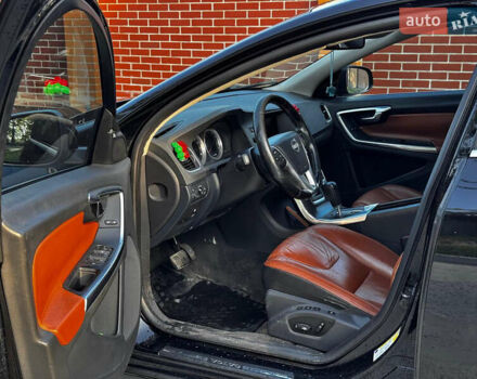 Черный Вольво С60, объемом двигателя 2.5 л и пробегом 291 тыс. км за 9600 $, фото 7 на Automoto.ua