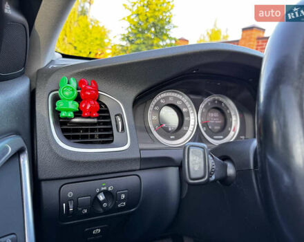 Черный Вольво С60, объемом двигателя 2.5 л и пробегом 291 тыс. км за 9600 $, фото 14 на Automoto.ua