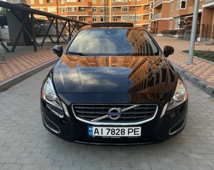 Черный Вольво С60, объемом двигателя 2.5 л и пробегом 215 тыс. км за 8900 $, фото 1 на Automoto.ua