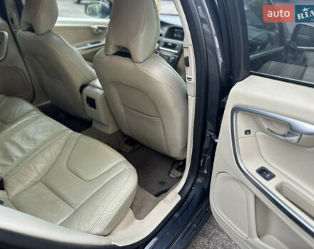 Вольво С60 2011 в Киеве на Automoto.ua Черный Вольво С60, объемом двигателя 2.5 л и пробегом 337 тыс. км за 8300 $, фото 14 на Automoto.ua