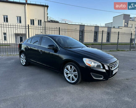 Черный Вольво С60, объемом двигателя 2.52 л и пробегом 299 тыс. км за 8950 $, фото 6 на Automoto.ua
