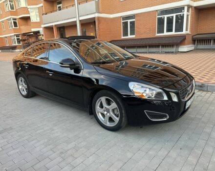 Черный Вольво С60, объемом двигателя 2.5 л и пробегом 215 тыс. км за 8900 $, фото 10 на Automoto.ua