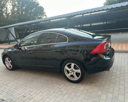 Черный Вольво С60, объемом двигателя 2.5 л и пробегом 215 тыс. км за 8900 $, фото 7 на Automoto.ua