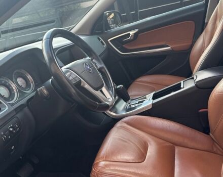 Черный Вольво С60, объемом двигателя 2.5 л и пробегом 215 тыс. км за 8900 $, фото 13 на Automoto.ua