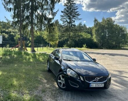 Черный Вольво С60, объемом двигателя 2.5 л и пробегом 130 тыс. км за 10000 $, фото 1 на Automoto.ua