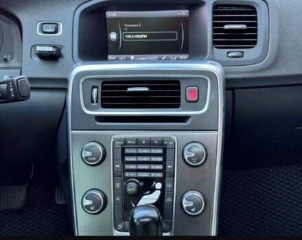 Черный Вольво С60, объемом двигателя 3 л и пробегом 206 тыс. км за 9000 $, фото 9 на Automoto.ua