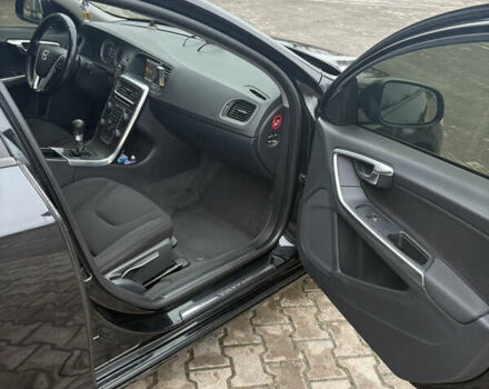 Черный Вольво С60, объемом двигателя 1.56 л и пробегом 270 тыс. км за 10300 $, фото 20 на Automoto.ua