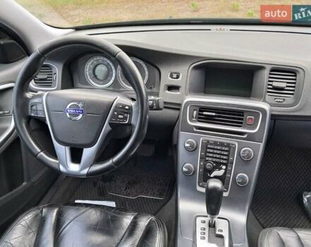Черный Вольво С60, объемом двигателя 2.5 л и пробегом 297 тыс. км за 9300 $, фото 8 на Automoto.ua