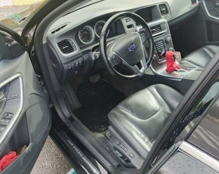 Черный Вольво С60, объемом двигателя 2.52 л и пробегом 170 тыс. км за 9999 $, фото 2 на Automoto.ua