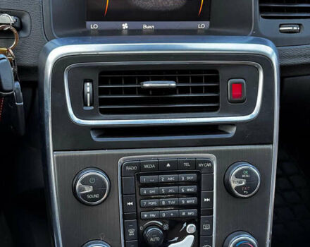 Черный Вольво С60, объемом двигателя 2.5 л и пробегом 291 тыс. км за 9600 $, фото 11 на Automoto.ua