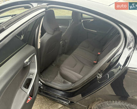 Черный Вольво С60, объемом двигателя 1.56 л и пробегом 270 тыс. км за 10300 $, фото 22 на Automoto.ua