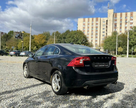 Черный Вольво С60, объемом двигателя 2.5 л и пробегом 203 тыс. км за 9200 $, фото 4 на Automoto.ua