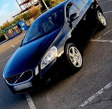 Черный Вольво С60, объемом двигателя 2.5 л и пробегом 207 тыс. км за 9999 $, фото 31 на Automoto.ua