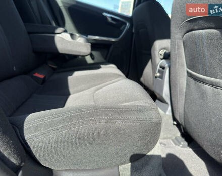 Черный Вольво С60, объемом двигателя 1.6 л и пробегом 200 тыс. км за 12500 $, фото 27 на Automoto.ua