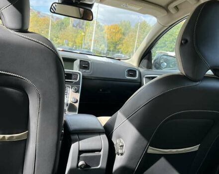 Черный Вольво С60, объемом двигателя 2.5 л и пробегом 203 тыс. км за 9200 $, фото 12 на Automoto.ua