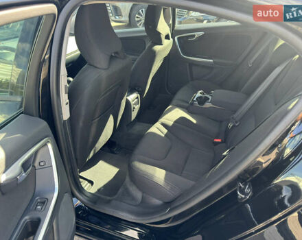 Черный Вольво С60, объемом двигателя 1.6 л и пробегом 200 тыс. км за 12500 $, фото 21 на Automoto.ua