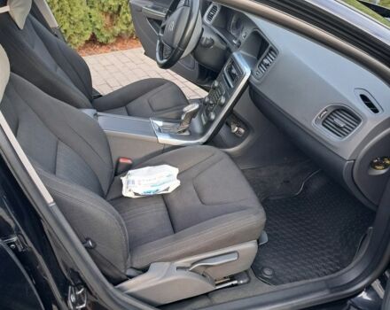 Черный Вольво С60, объемом двигателя 1.6 л и пробегом 300 тыс. км за 8500 $, фото 5 на Automoto.ua