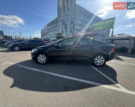 Черный Вольво С60, объемом двигателя 1.6 л и пробегом 200 тыс. км за 12500 $, фото 47 на Automoto.ua