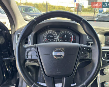 Черный Вольво С60, объемом двигателя 1.6 л и пробегом 200 тыс. км за 12500 $, фото 38 на Automoto.ua