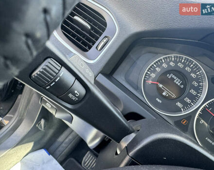 Черный Вольво С60, объемом двигателя 1.6 л и пробегом 200 тыс. км за 12500 $, фото 42 на Automoto.ua