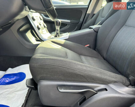 Черный Вольво С60, объемом двигателя 1.6 л и пробегом 200 тыс. км за 12500 $, фото 19 на Automoto.ua