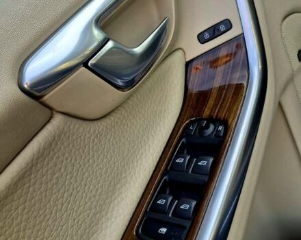 Черный Вольво С60, объемом двигателя 2.5 л и пробегом 207 тыс. км за 9999 $, фото 24 на Automoto.ua