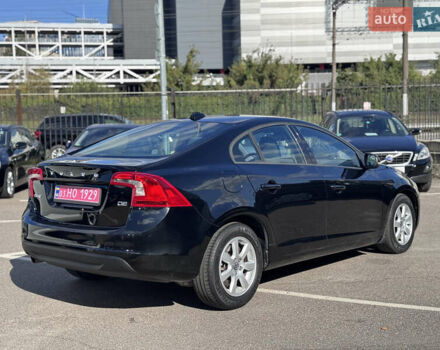 Черный Вольво С60, объемом двигателя 1.6 л и пробегом 200 тыс. км за 12500 $, фото 3 на Automoto.ua