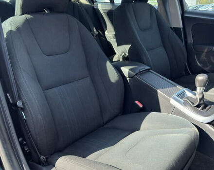 Черный Вольво С60, объемом двигателя 1.6 л и пробегом 200 тыс. км за 12500 $, фото 25 на Automoto.ua