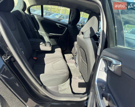 Черный Вольво С60, объемом двигателя 1.6 л и пробегом 200 тыс. км за 12500 $, фото 26 на Automoto.ua