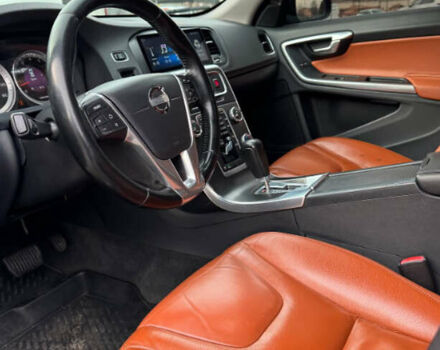 Черный Вольво С60, объемом двигателя 2.52 л и пробегом 225 тыс. км за 9000 $, фото 3 на Automoto.ua