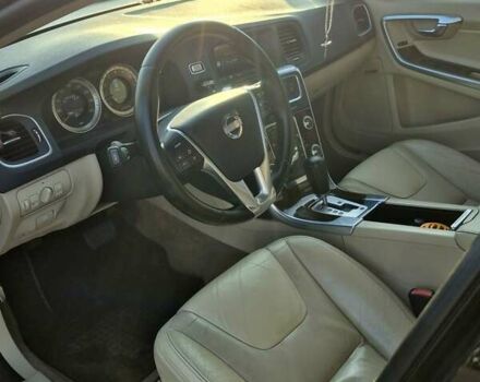 Черный Вольво С60, объемом двигателя 2.5 л и пробегом 207 тыс. км за 9999 $, фото 19 на Automoto.ua