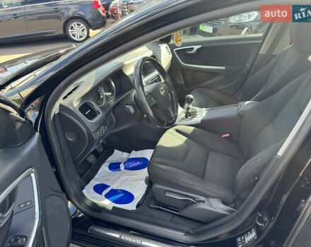 Черный Вольво С60, объемом двигателя 1.6 л и пробегом 200 тыс. км за 12500 $, фото 18 на Automoto.ua