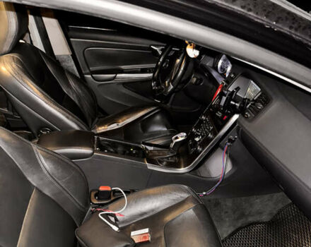 Чорний Вольво С60, об'ємом двигуна 2.52 л та пробігом 195 тис. км за 9800 $, фото 11 на Automoto.ua