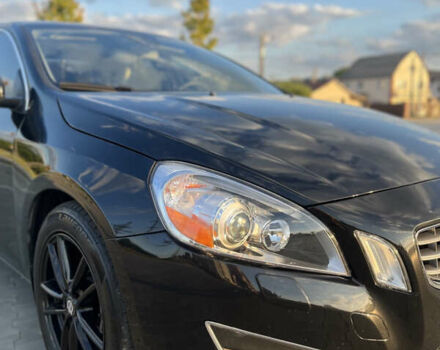 Вольво С60 2012 у Києві на Automoto.ua Чорний Вольво С60, об'ємом двигуна 2.95 л та пробігом 220 тис. км за 10500 $, фото 4 на Automoto.ua