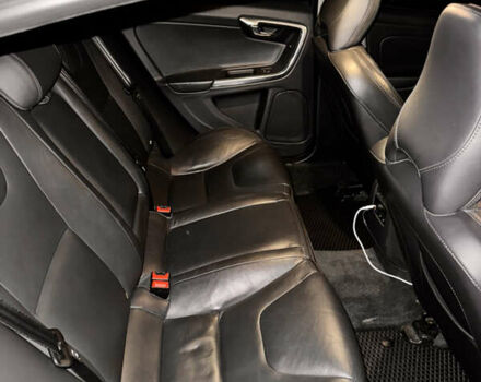 Чорний Вольво С60, об'ємом двигуна 2.52 л та пробігом 195 тис. км за 9800 $, фото 10 на Automoto.ua