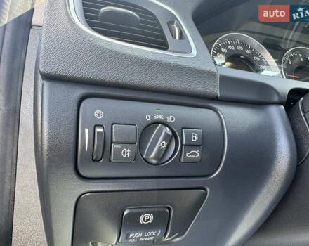 Черный Вольво С60, объемом двигателя 1.6 л и пробегом 200 тыс. км за 12500 $, фото 43 на Automoto.ua