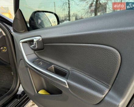 Черный Вольво С60, объемом двигателя 1.6 л и пробегом 171 тыс. км за 10500 $, фото 44 на Automoto.ua