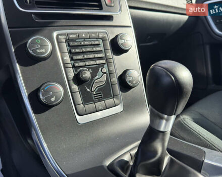 Черный Вольво С60, объемом двигателя 1.6 л и пробегом 200 тыс. км за 12500 $, фото 33 на Automoto.ua