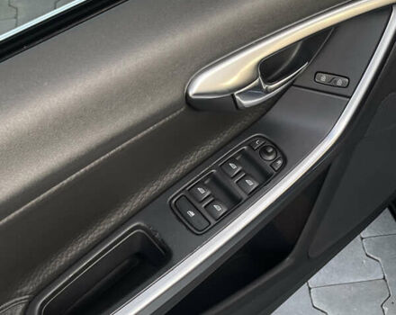 Вольво С60 2012 у Києві на Automoto.ua Чорний Вольво С60, об'ємом двигуна 2.95 л та пробігом 220 тис. км за 10500 $, фото 14 на Automoto.ua